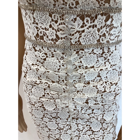 SELF-PORTRAIT LACE EMBELLISHED MIDI DRESS SS/2022 COLLECTION - Picture 6 of 8